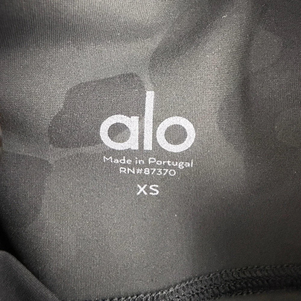 Alo Yoga Biker Shorts Womens XS‎ Black Camo High Waist Athletic W6162R Spandex